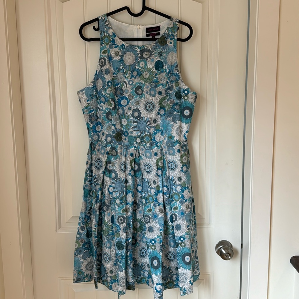 Liberty of London blue/green flower sleeveless dress w pleated skirt 8 US